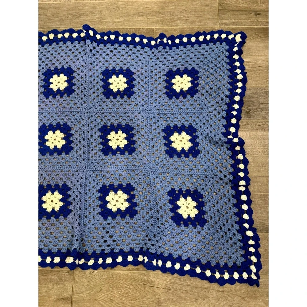 Handmade Crochet Granny Square Blanket Unisex 41x48 Blue White‎ Vintage Retro